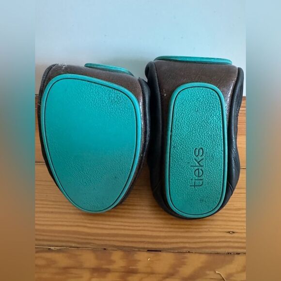 Tieks Black Leather Shoes - Picture 6 of 8